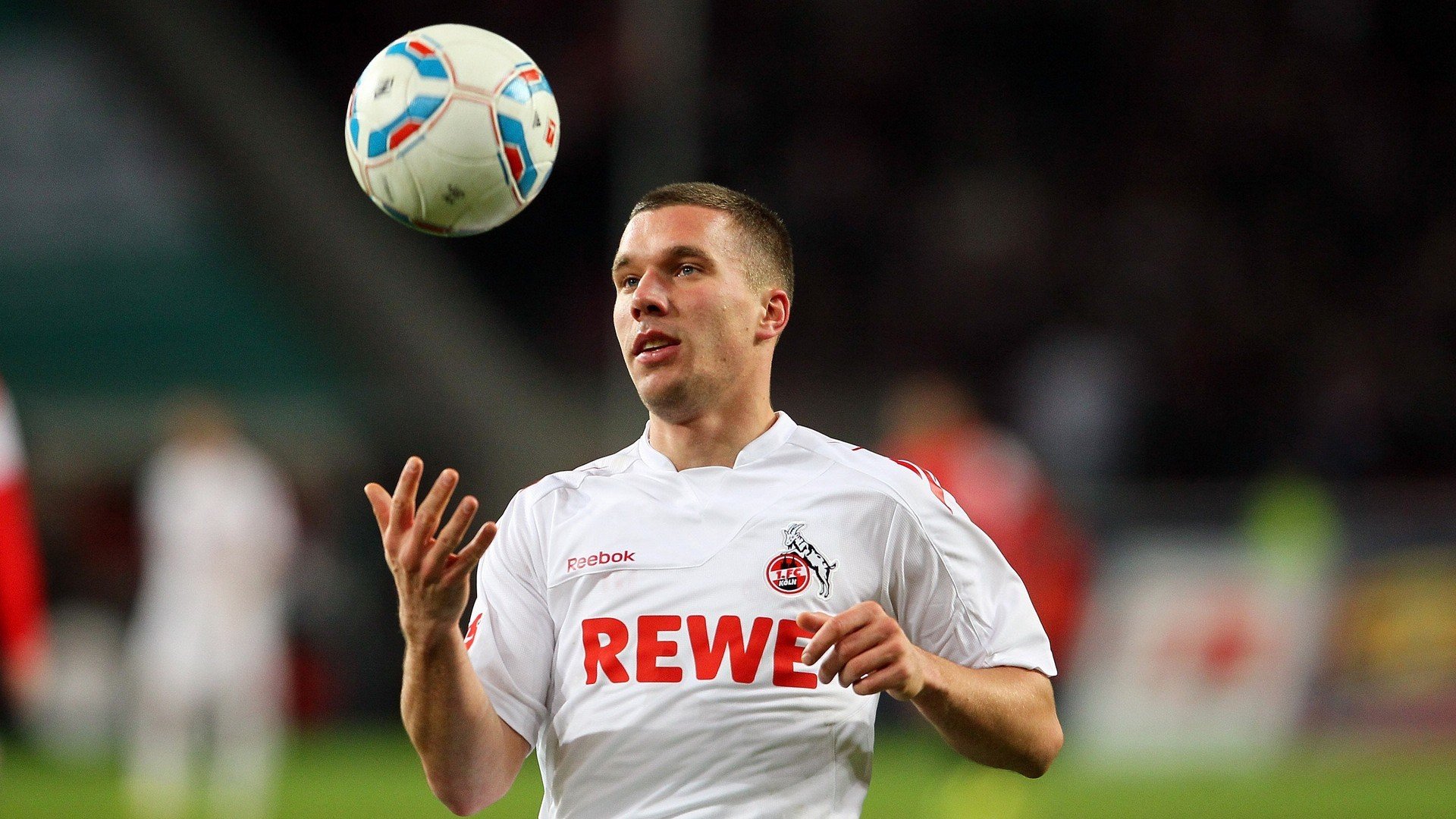 又见绝平！拜仁慕尼黑与利物浦鏖战至终场，陈梦读秒救主(拜仁与利物浦交手记录)